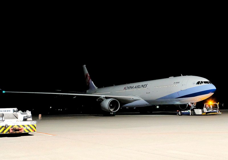第二批武漢包機載169旅客 10日深夜返抵國門