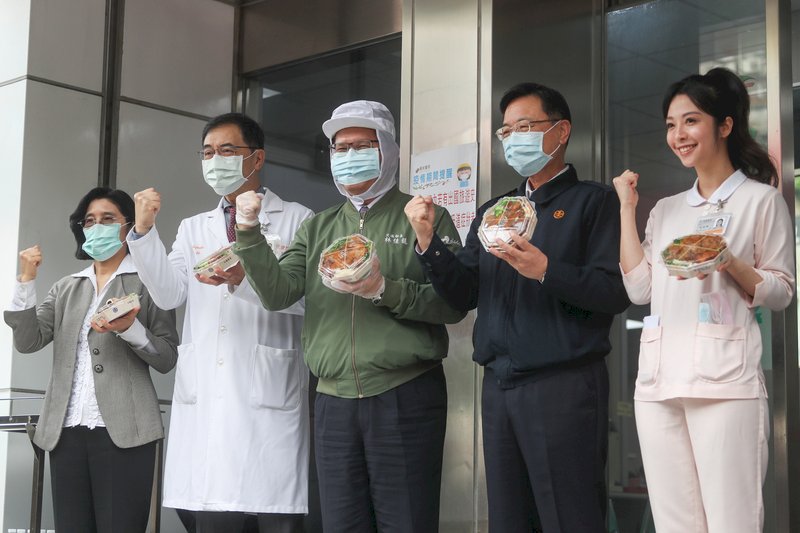 力挺醫護！台鐵便當打折 交長溫情加碼