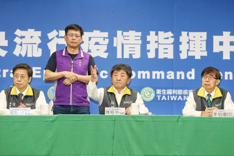 應對疫情，民主與專制誰勝出？