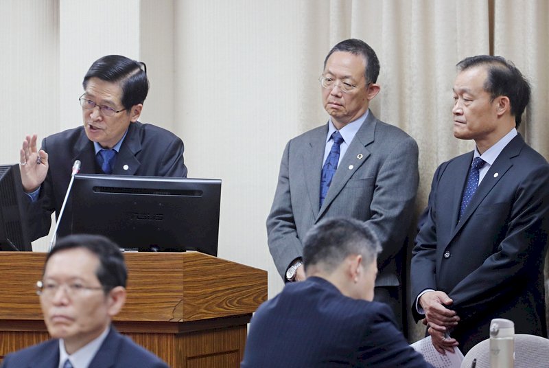 國軍支援生產口罩 國防部：每天發400元膳雜費