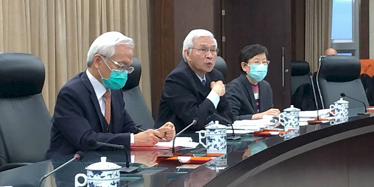 央行降息並推2千億資金助中小企業 楊金龍：不會讓利率降至零