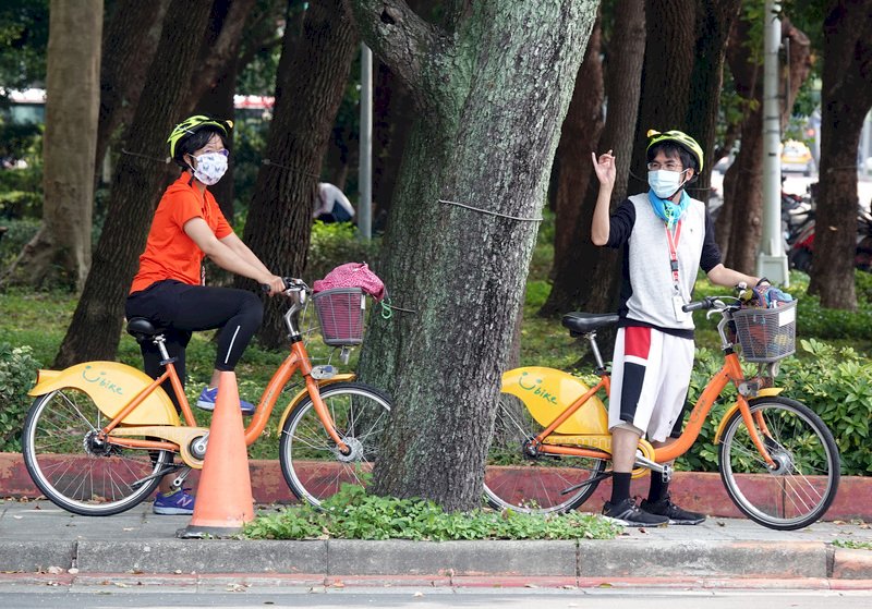 晚起變天、恐有雷雨 周末低溫下探15度