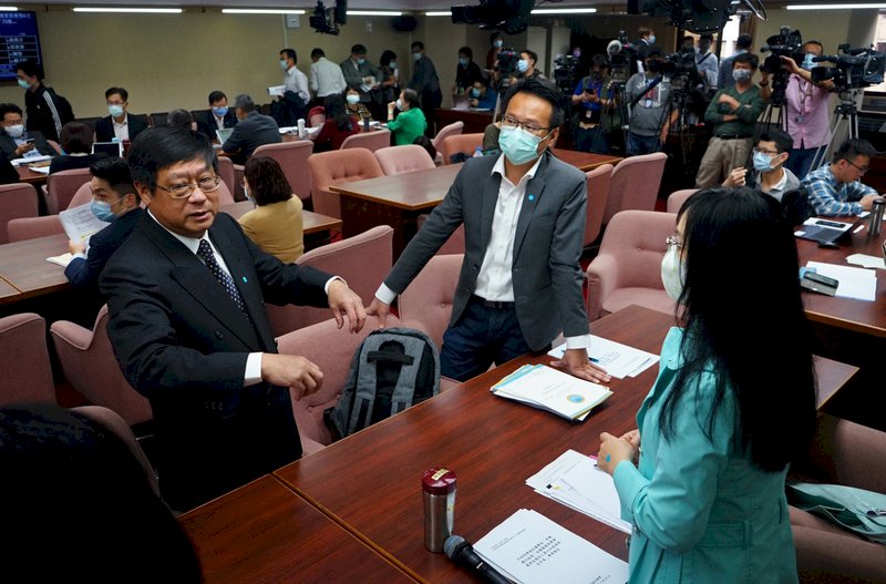 立院停會防群聚？立委籲應開始規劃視訊會議