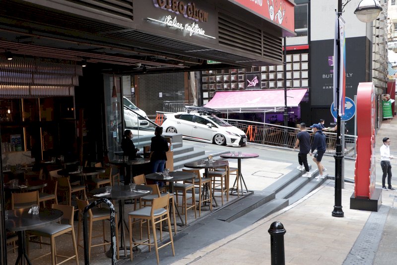 香港25日凌晨起禁止非港居民入境 考慮禁賣含酒精飲料