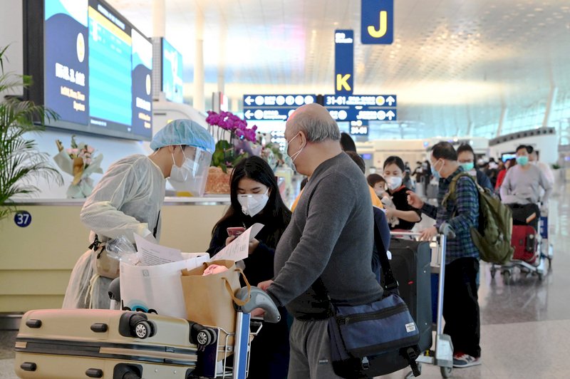 港府從湖北接回281港人 居家隔離檢疫14天