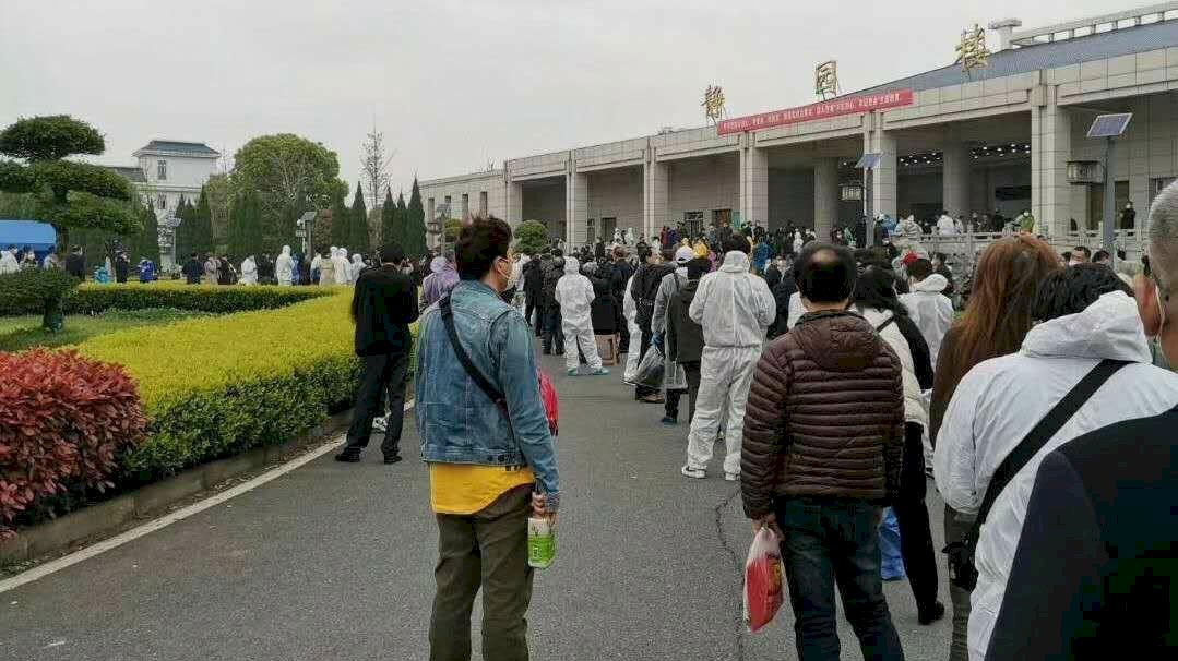 中國瘟疫死者家屬領取骨灰 承諾不張揚可得人民幣3千元