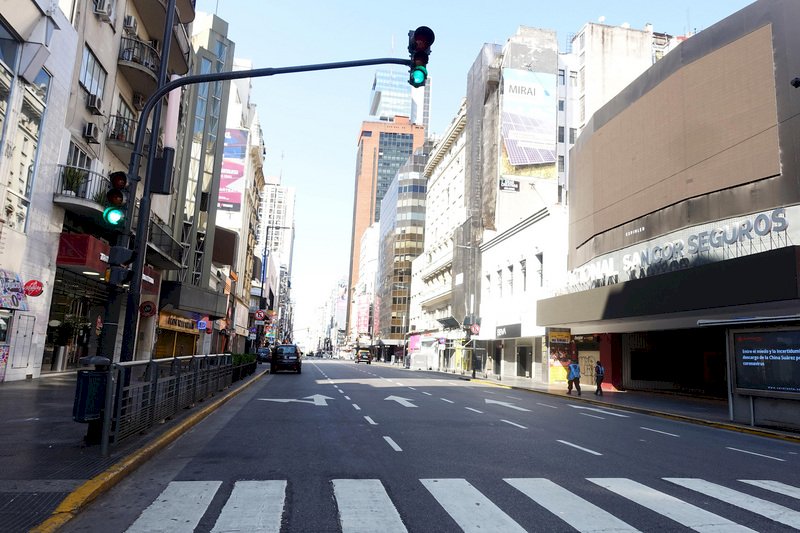 阿根廷染疫連3天破千 總統警告應重回隔離