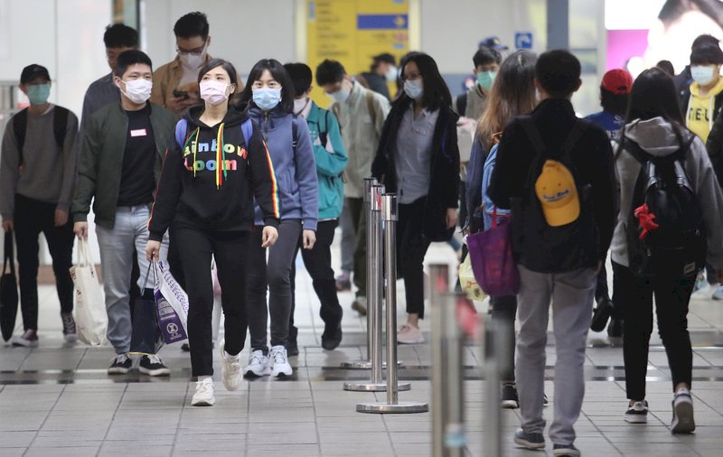 大眾運輸強制戴口罩 交通部：有法源依據