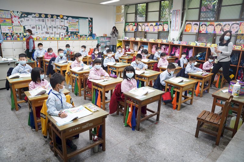教團建議配送口罩到校 開學註冊繳費