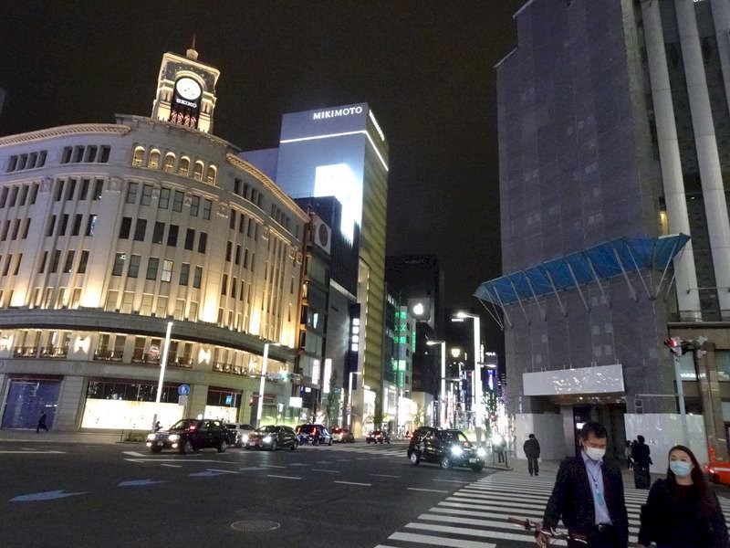 日本執政黨議員疫情下深夜泡俱樂部 菅義偉道歉