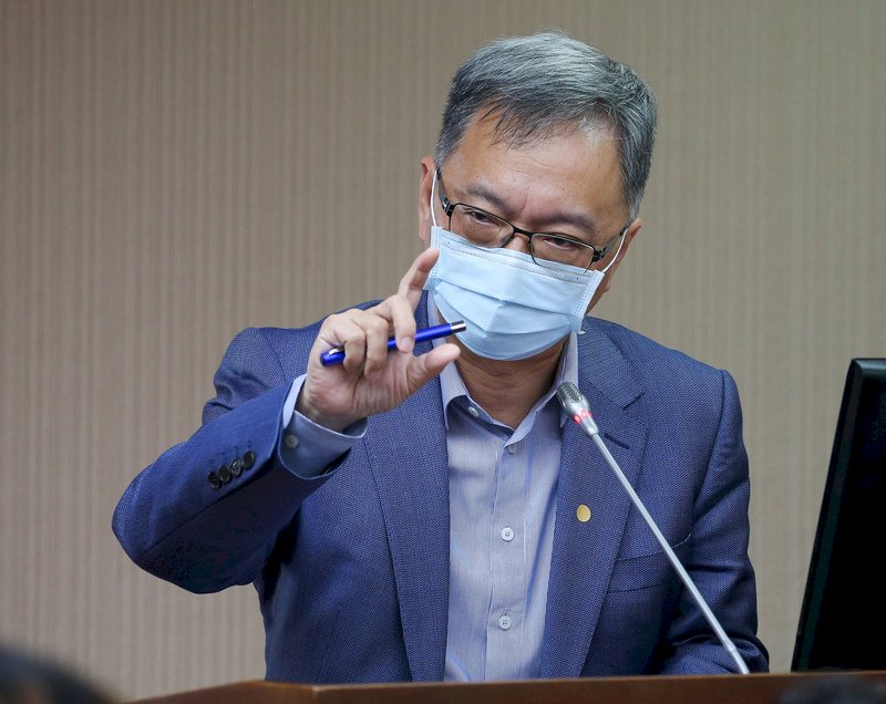 健保部分負擔恐延至明年實施 薛瑞元：視兩大因素而定