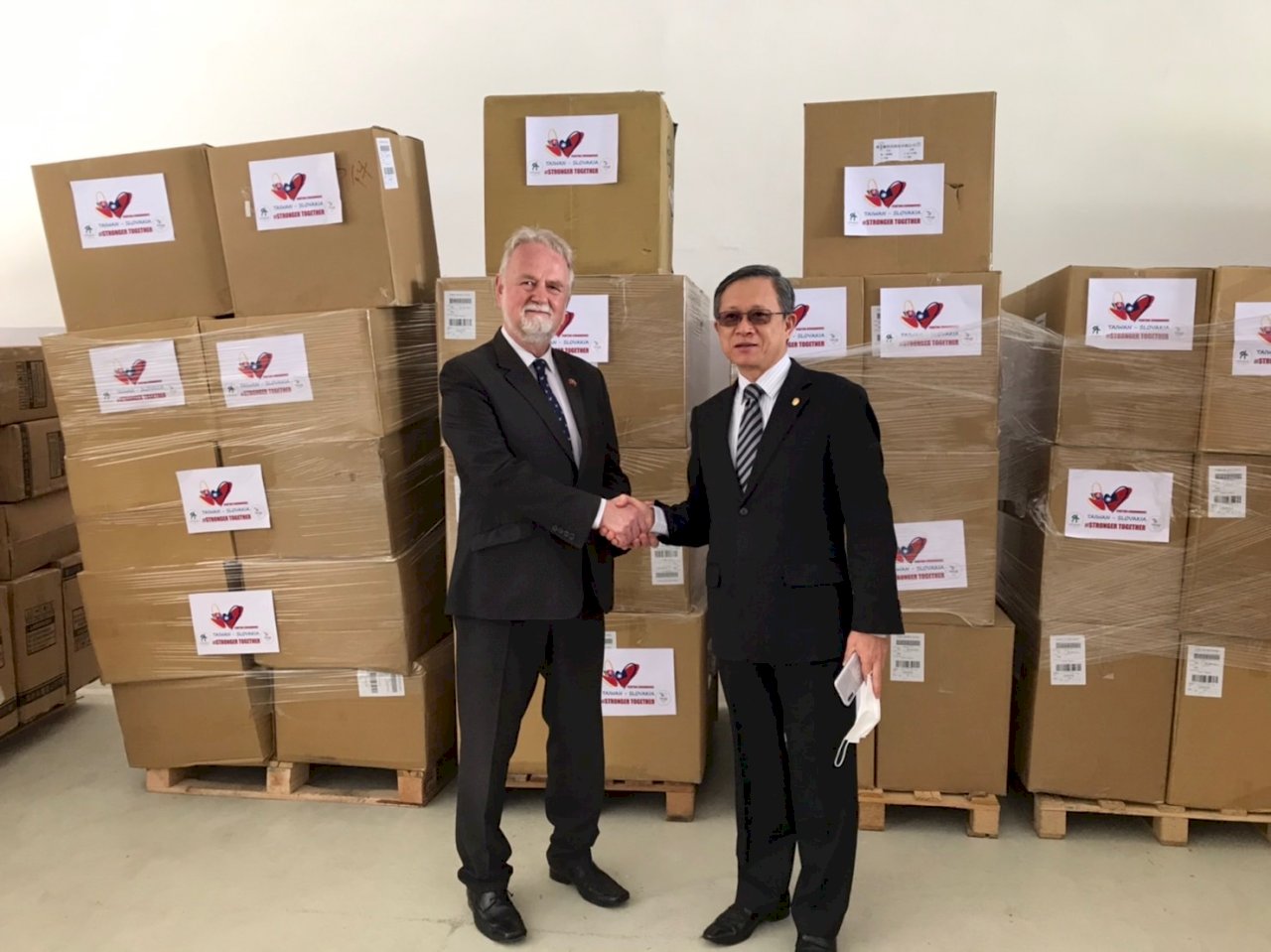 斯洛伐克疫苗相贈！駐台辦事處：難忘口罩情誼