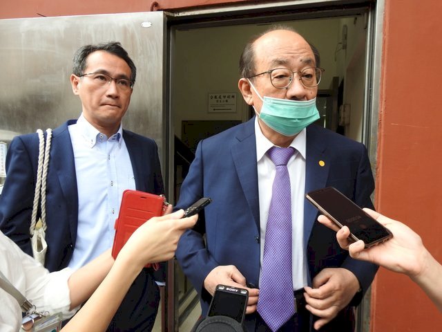 紓困條例拚三讀 藍綠甲動備戰