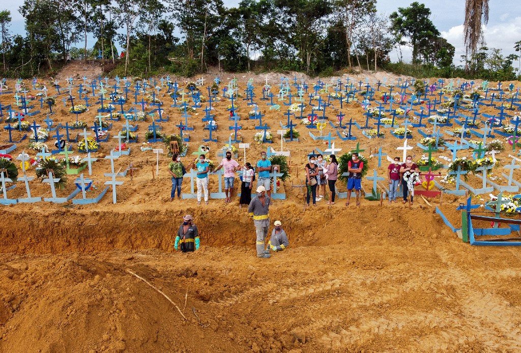 巴西單日染疫死亡人數創新高 全國示威抗議波索納洛防疫失當