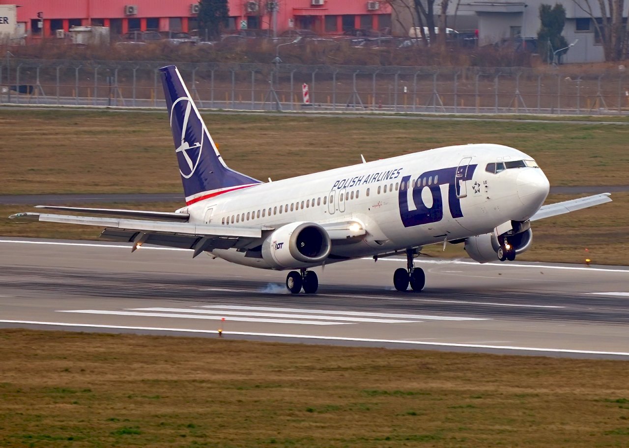 波蘭航空首飛台灣 回程客機裝滿醫療物資