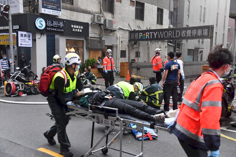 北市錢櫃大火 22人送醫 3人OHCA
