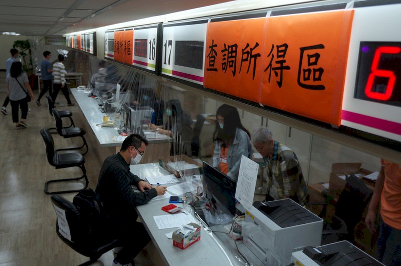 報稅季到 去年繳了多少健保費？ 下載APP立刻查