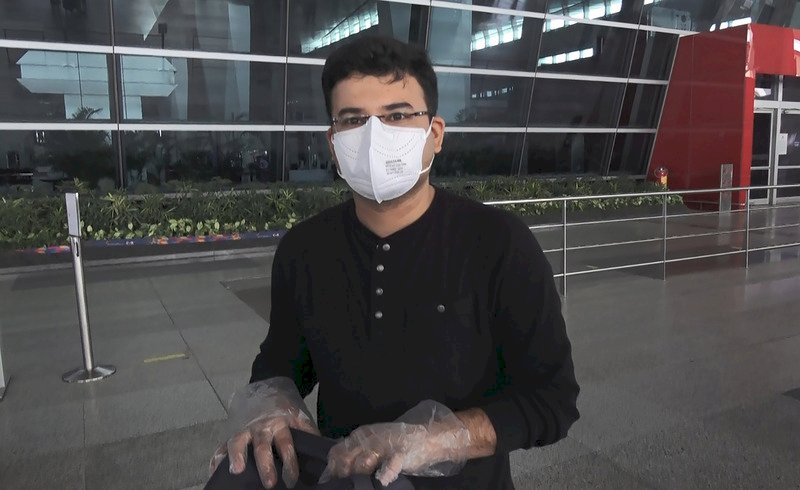 台灣最安全 印度企業家送家人搭專機赴台