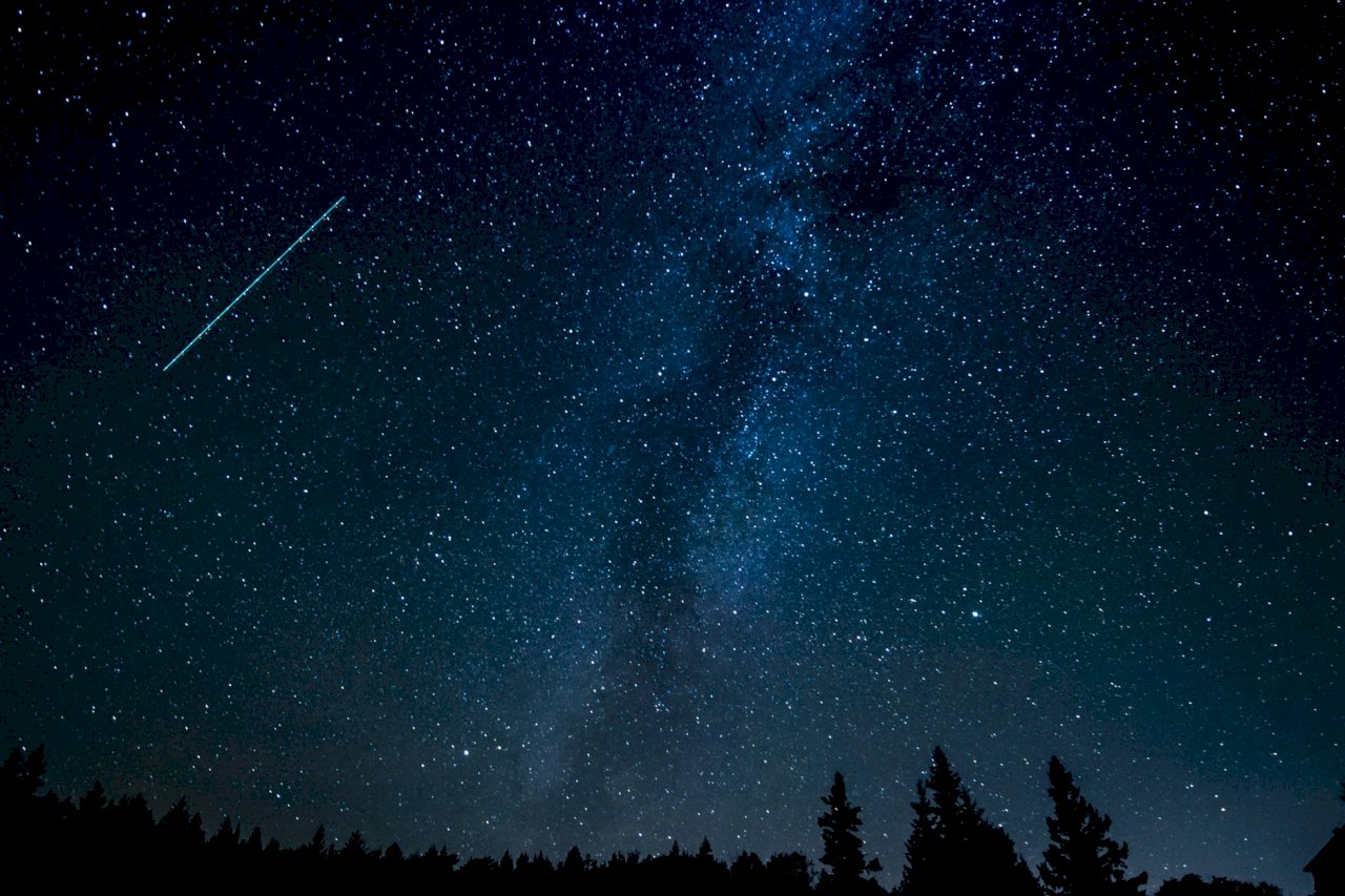流星雨、大滿月 後天起夜空爭輝