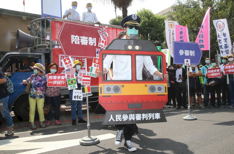 ◎陪審參審哪個好，一併試行才知道！成為國民法官，親自了解司法、參與審案，是參與司法改革的第一步！