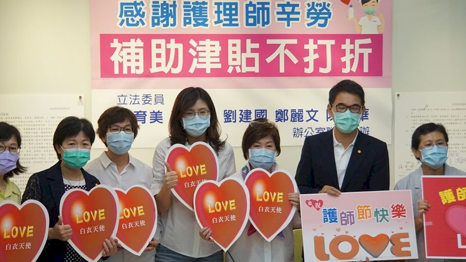 醫護津貼每人每班1萬元 立委籲明訂以排班為單位