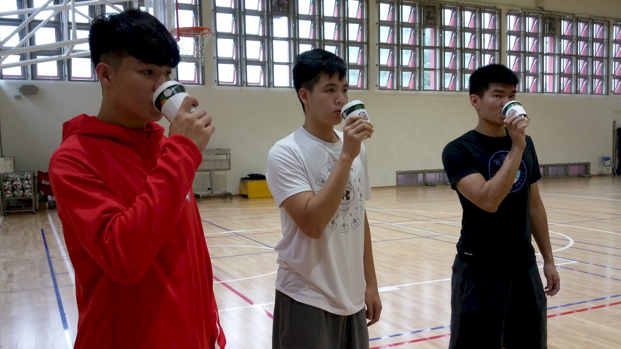師大研究：賽前1小時喝杯黑咖啡 籃球員續航力大提升 (影音)