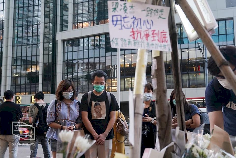 梁凌杰離世11個月 港人聚集金鐘哀悼（影）