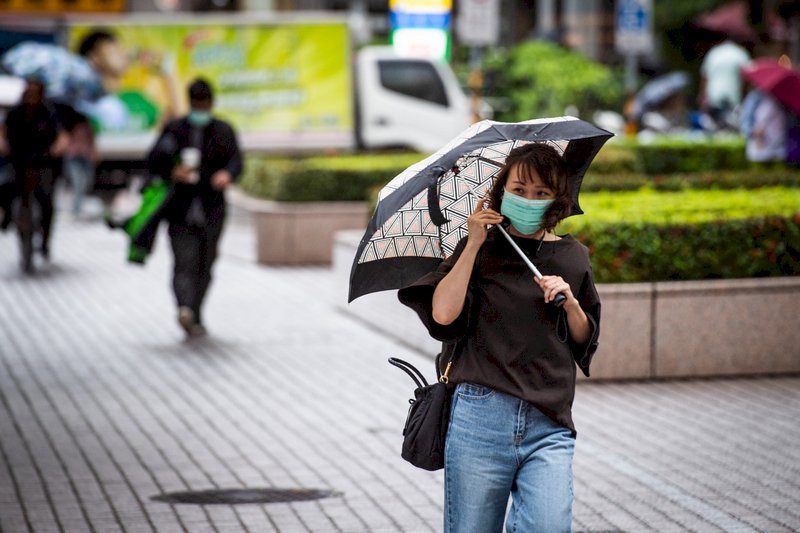 梅雨、西南氣流同報到 災防辦：離災同時落實防疫指引
