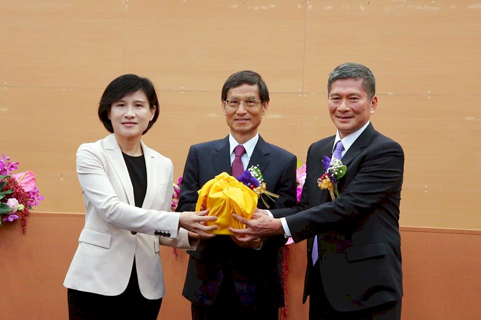 新任文化部長李永得：加倍努力追趕「鄭麗君障礙」