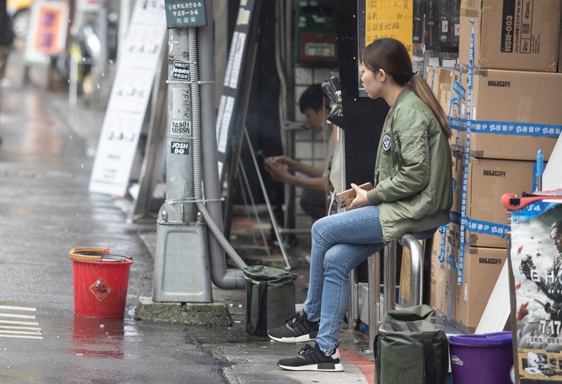 疫情致非自願離職 勞工可申請失業給付