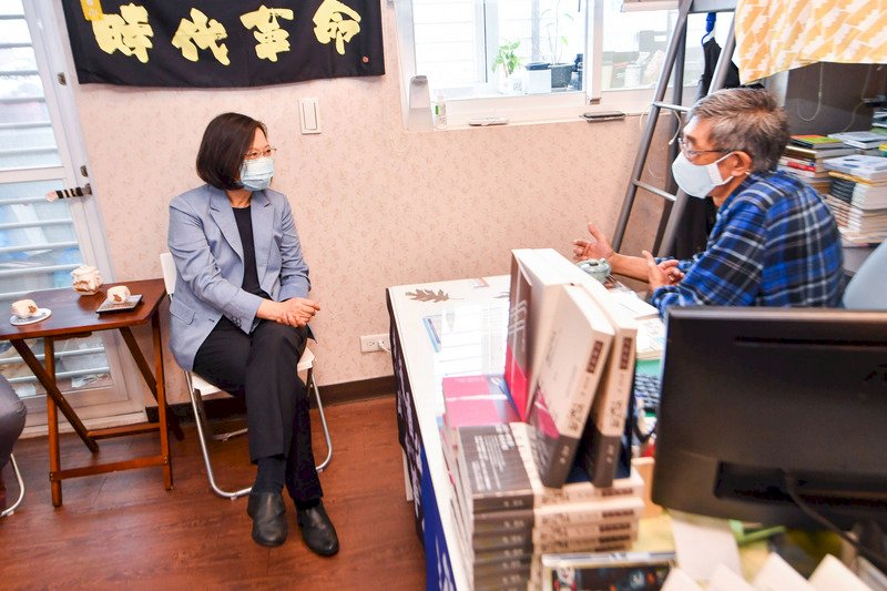 參訪銅鑼灣書店 蔡總統：政府力量投入 強化對在台港人照顧