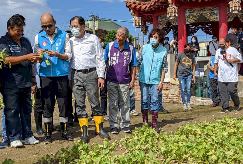 缺席罷免說明會 韓國瑜下田勘災談補助農損