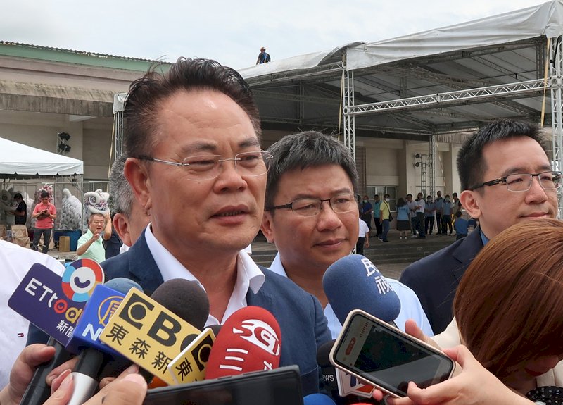 追諡許崑源榮譽議長 韓賜村改口大會公決