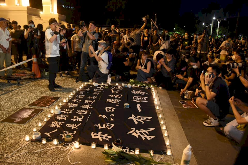 一個中國太霸道 一國兩制說不通 民主與專制如何合成一國？