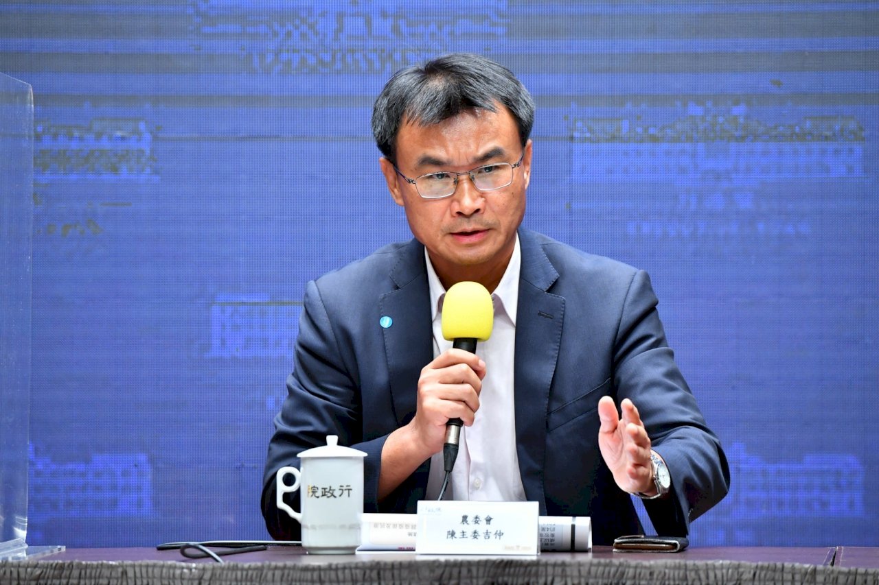 台灣自口蹄疫區除名 曾是養豬戶的蘇揆、陳吉仲哽咽