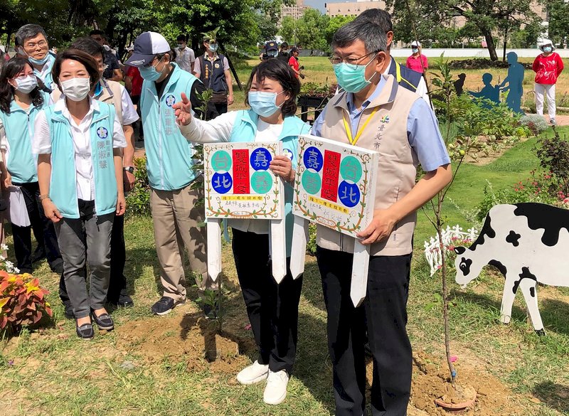 陳伸賢退監委提名 柯文哲：霧裡看花