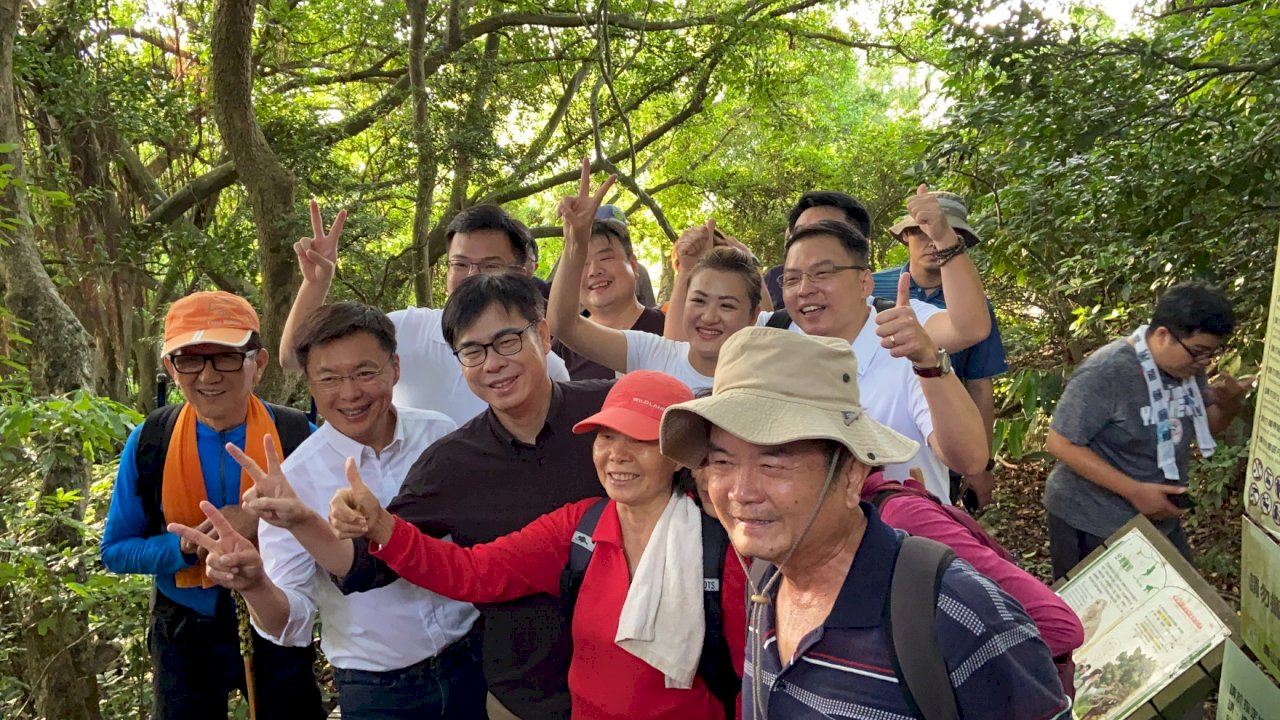 陳其邁公布競選團隊 許立明任競總主委