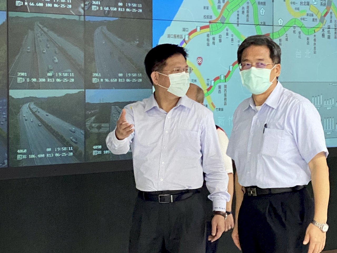 端午連假首日國道車潮增2成 林佳龍籲：做聰明用路人