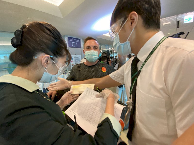 開放轉機 外籍旅客感謝台灣