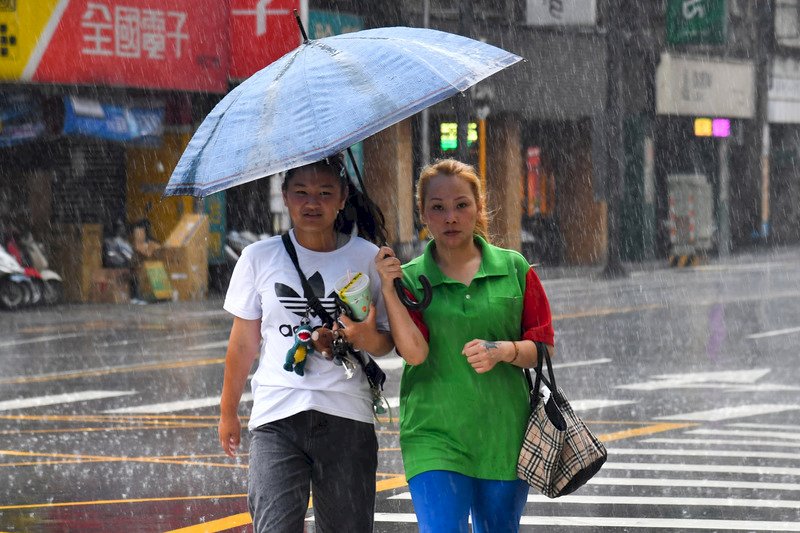 水氣仍多午後有雷陣雨 明起高壓壟罩熱到下週