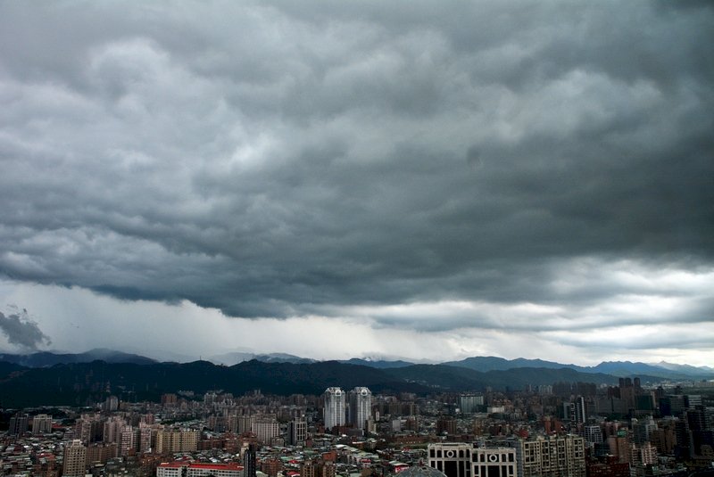 鋒面遠離 北海岸東半部仍有雨