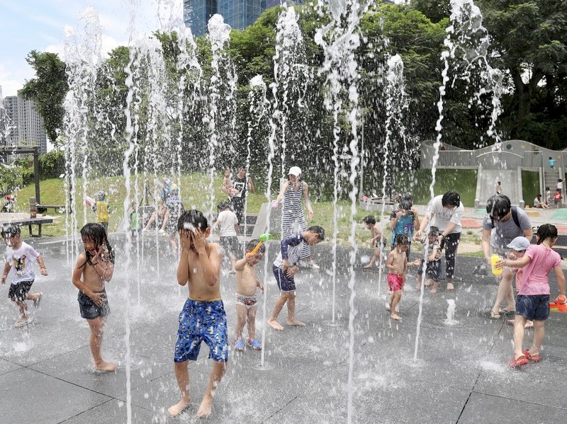 高壓增強午後雷雨減小 持續炎熱高溫逾33度