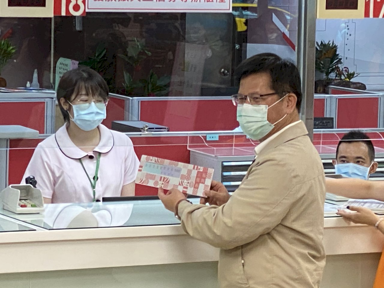 中華郵政演練發放三倍券 林佳龍籲：我OK 你先領