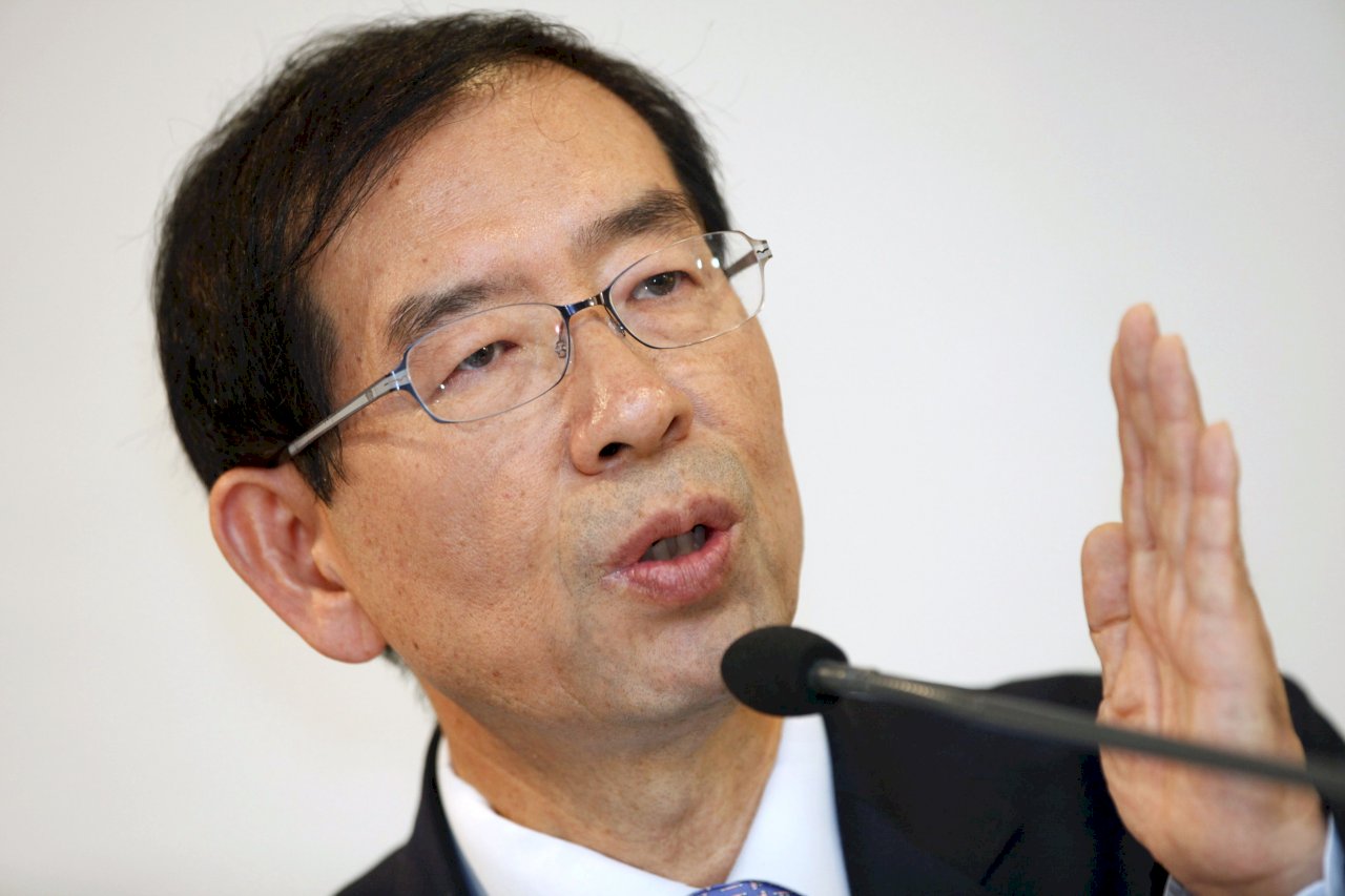 韓聯社：首爾市長今晨背黑色包離開官邸 失聯至今