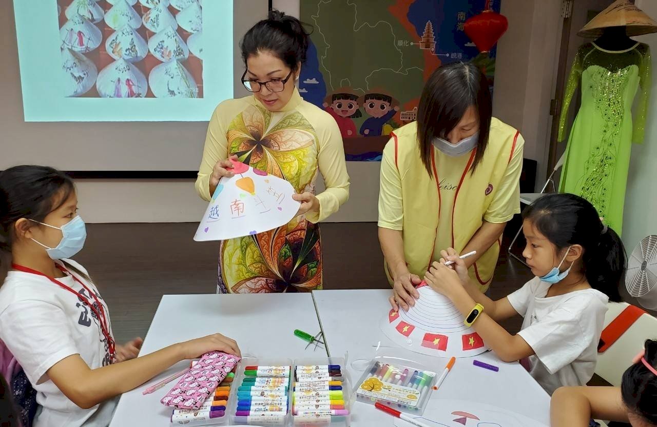 新北14國遊學體驗營 越南場玩斗笠做美食