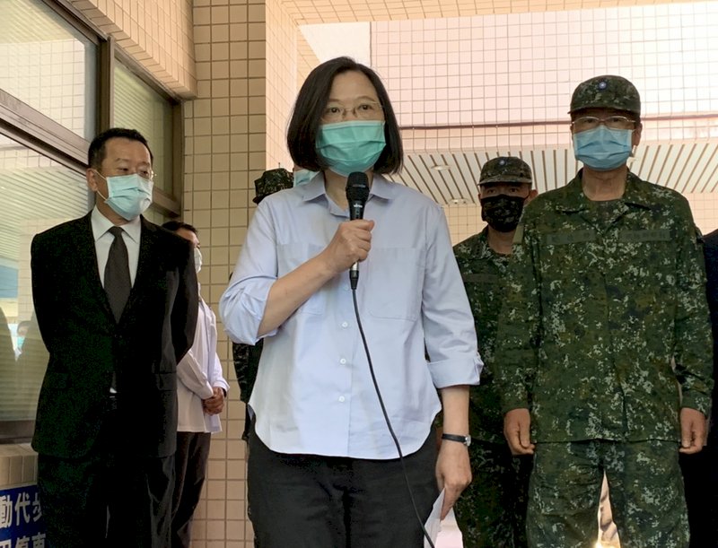2飛官避民宅墜毀殉職 總統：他們是我們的英雄