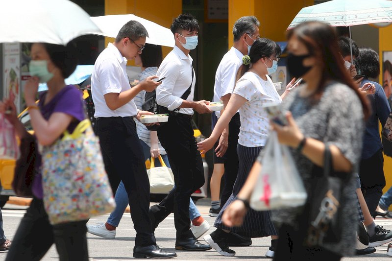 4月電價上漲 調查：4成企業恐不調薪、徵才意願也降