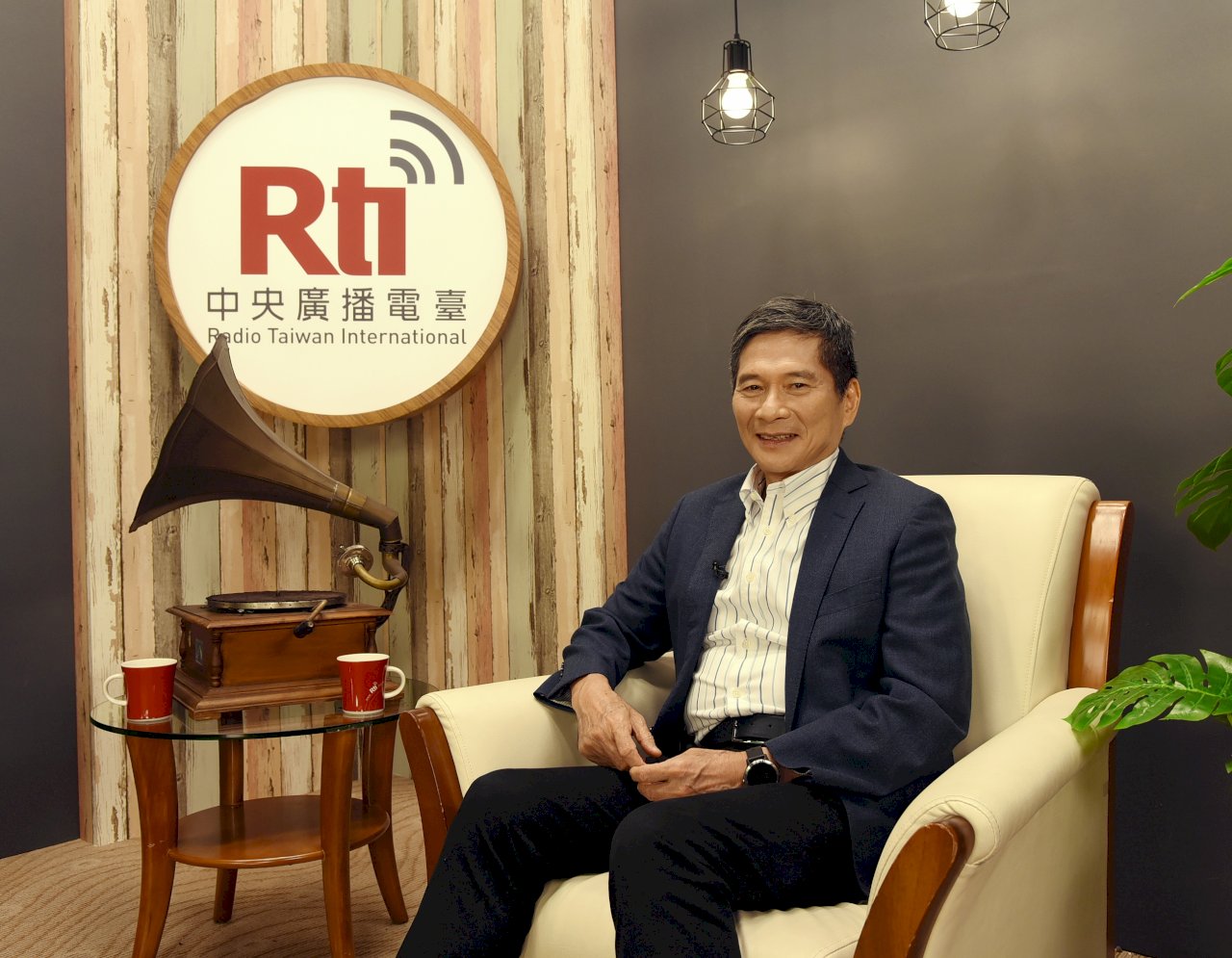 李永得專訪／訂定「家規」  老婆邱議瑩質詢的畫面不會出現
