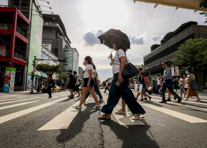 史上最熱7月 全台均溫逾30度