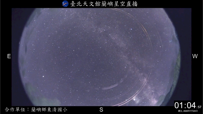 流星雨接踵來 接力劃破夏日天際